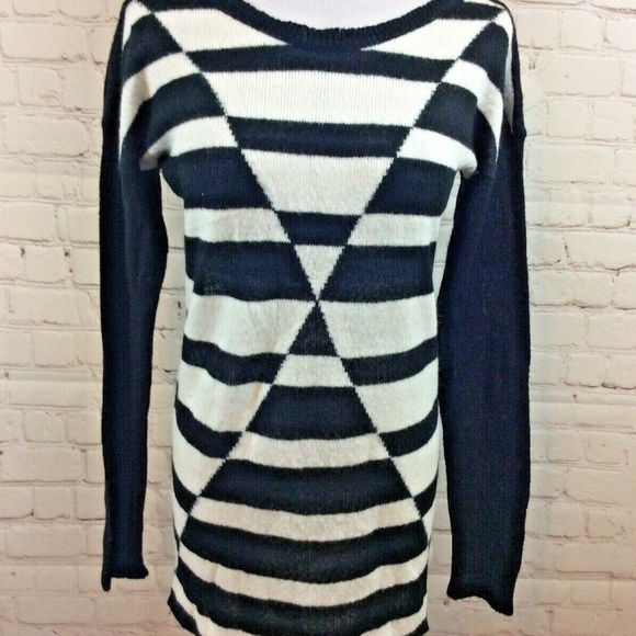 Grane Womens Nika Sweater Size Medium Long Sleeve - Picture 1 of 4